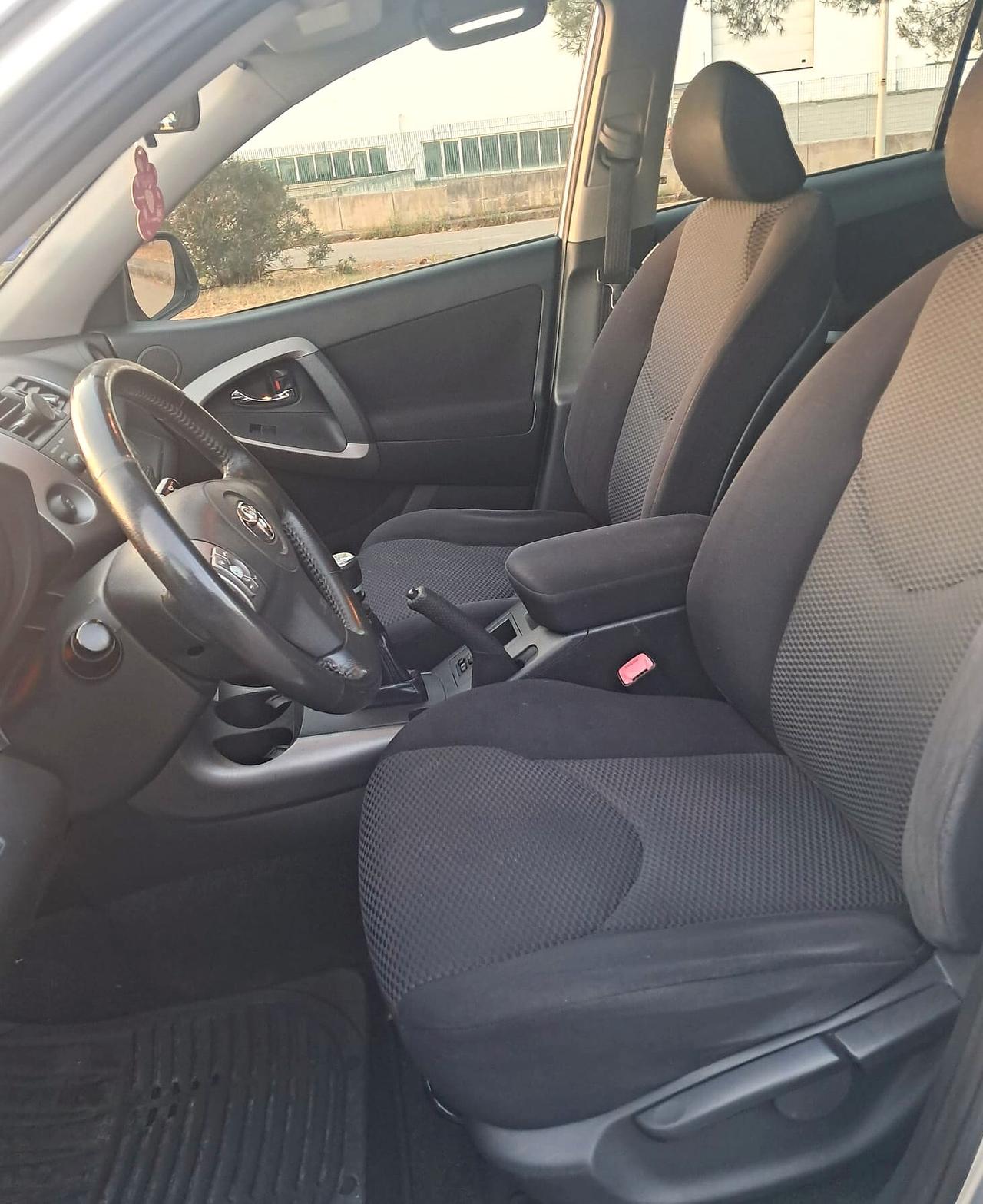 Toyota RAV 4 RAV4 2.2 D-4D 136 CV Sol