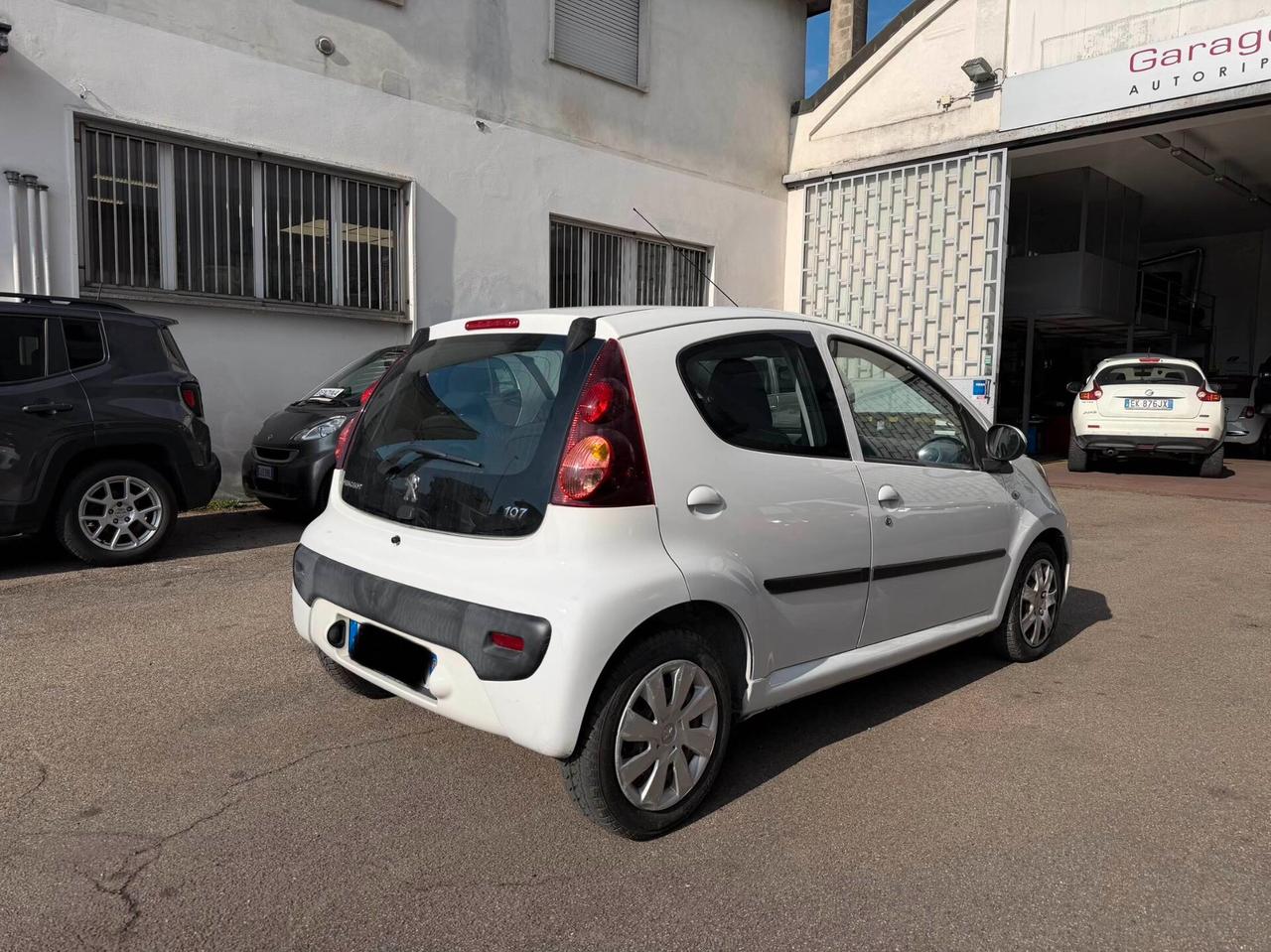 Peugeot 107 1.0 68CV 5p. Urban Move NEOPATENTATI