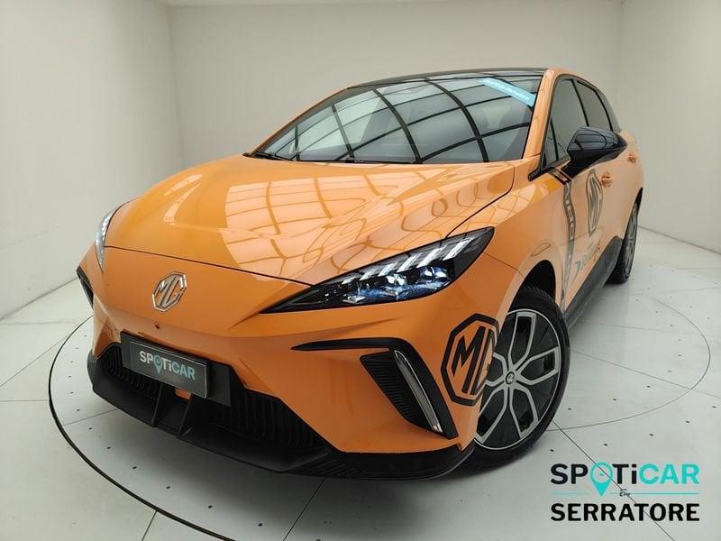 MG MG4 EV 77kwh EDU 2WD LUX LHD heat pump BLACK Fizzy Orange + Black