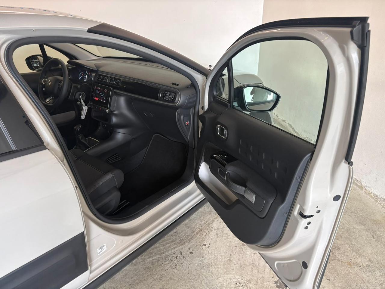 Citroen C3 1.2 puretech Shine Pack s&s 83cv