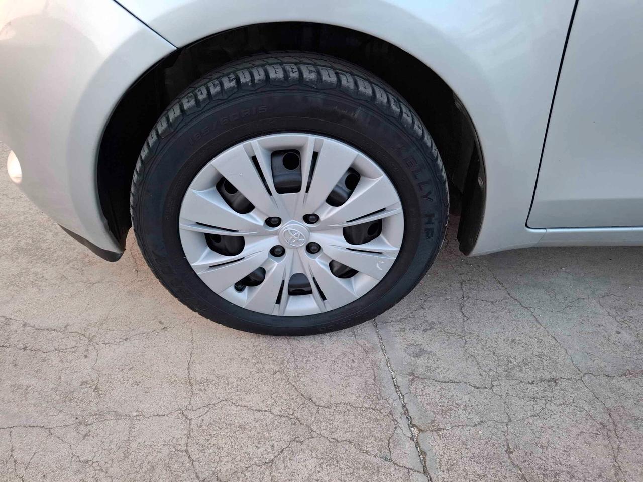 TOYOTA YARIS 1.0 BENZINA 5 PORTE - 2007