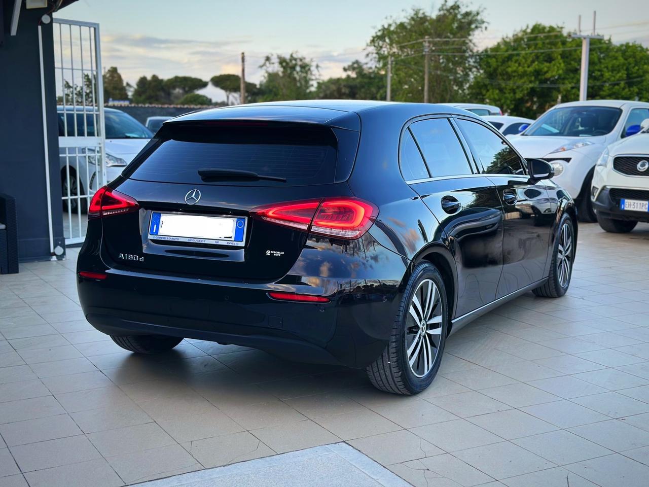 Mercedes-benz A 180 A 180 d Automatic Sport Motore con 15.000 km Garanzia 12 Mesi