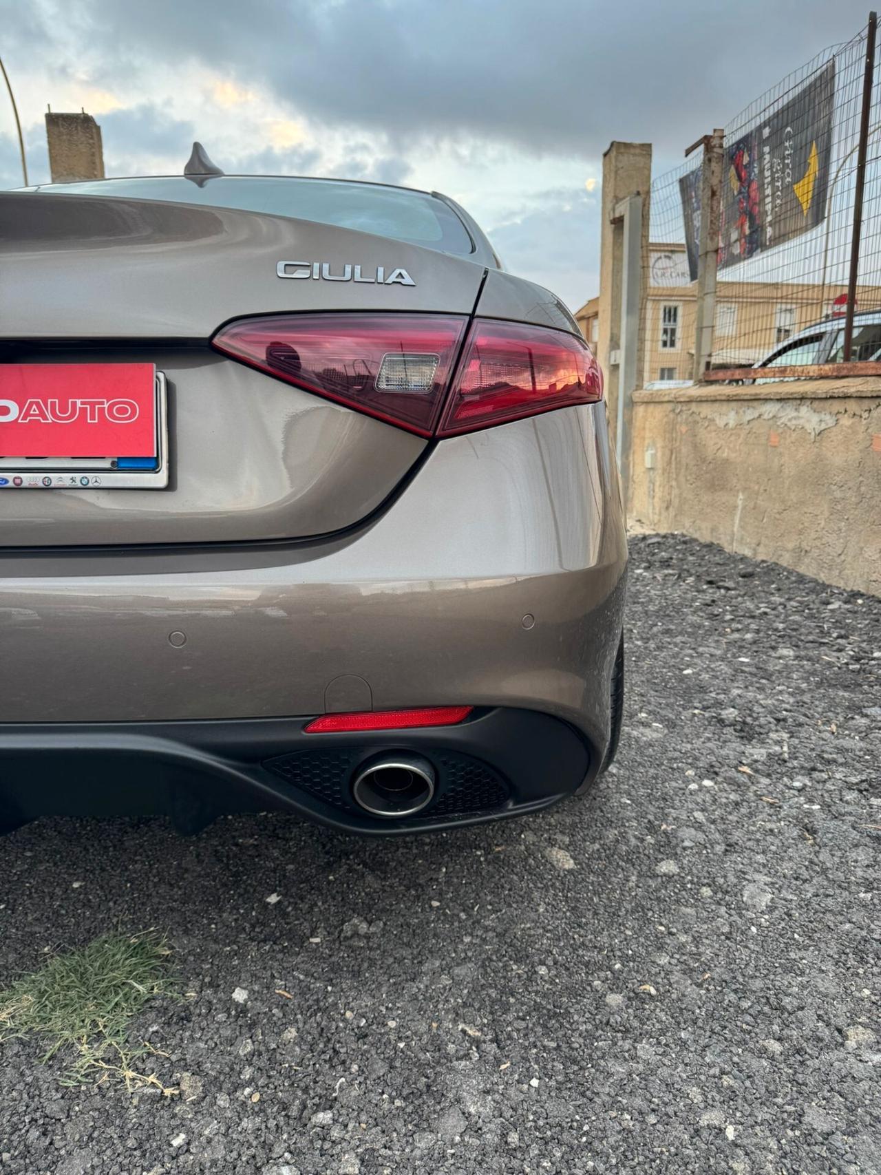 Alfa Romeo Giulia 2.2 Turbodiesel 210 CV AT8 AWD Q4 Veloce
