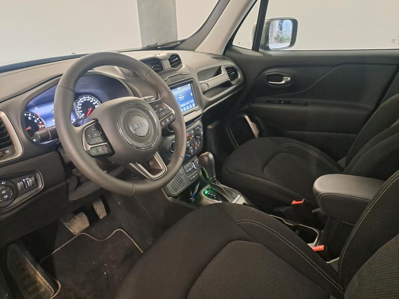 Jeep Renegade 1.3 T4 DDCT Limited+LED