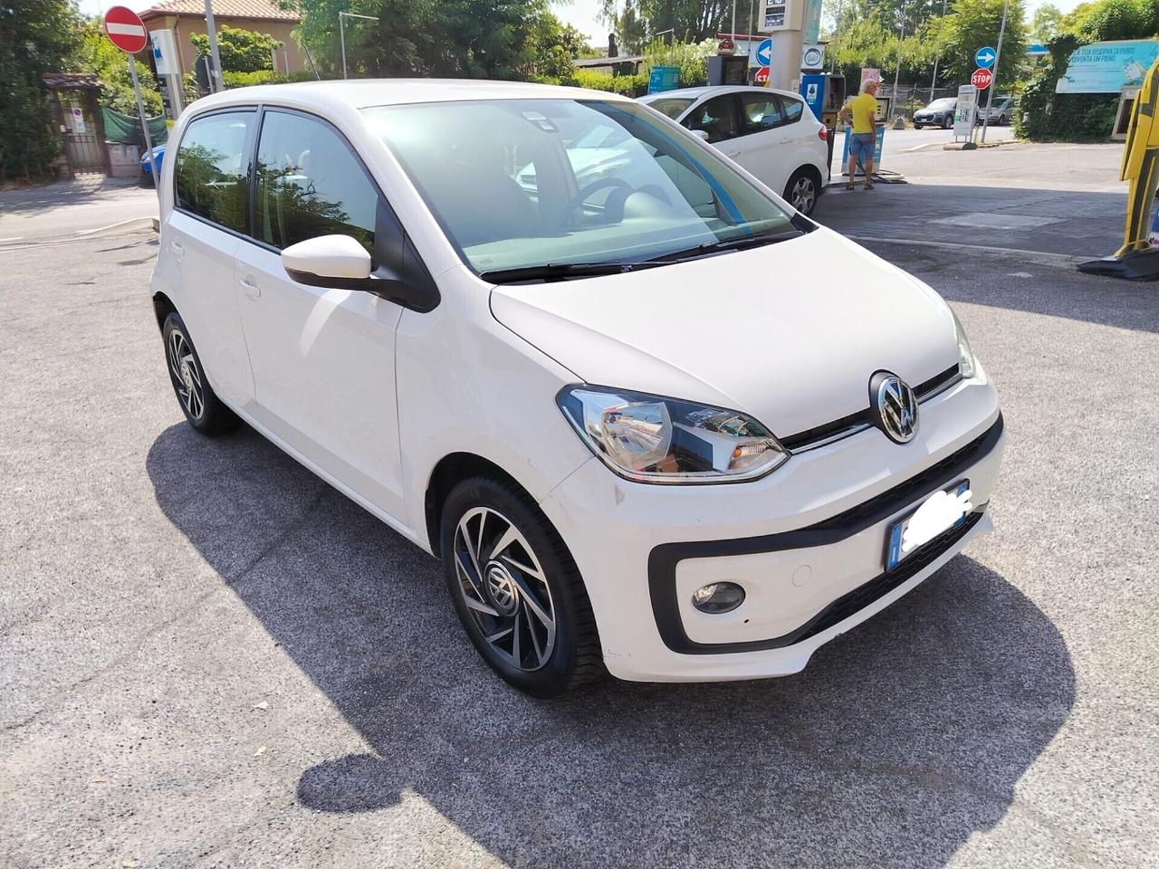 Volkswagen up! 1.0 move BlueMotion offerta del mese