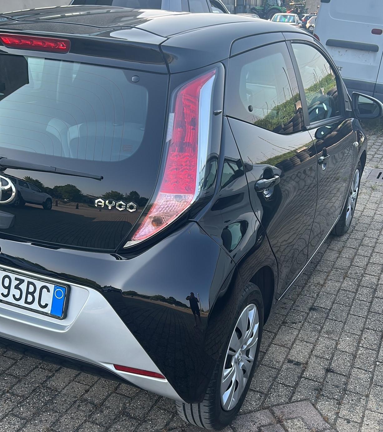 Toyota Aygo 1.0 VVT-i 69 CV 5 porte x-pure