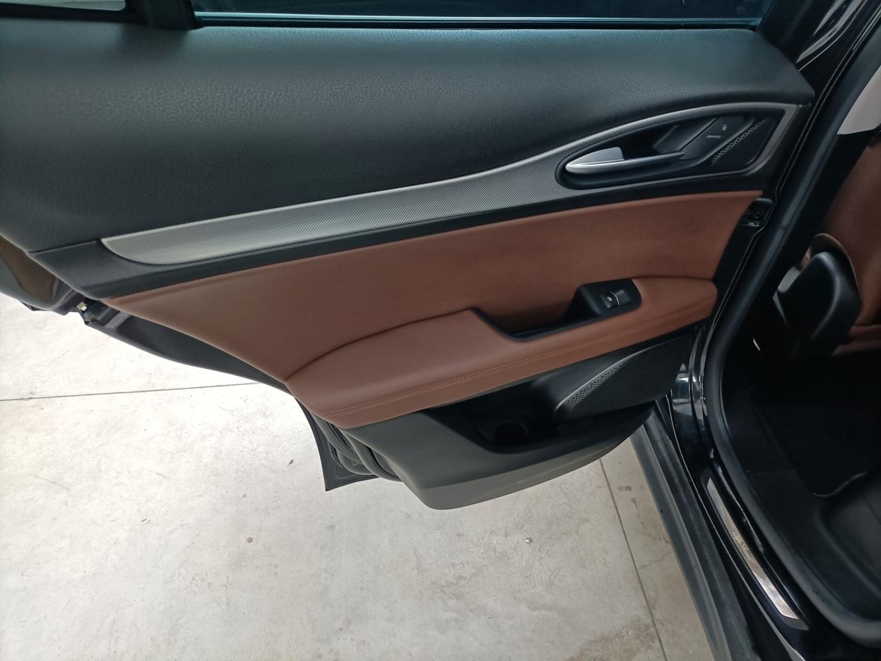 Alfa Romeo Stelvio 2.2 Turbodiesel 180 CV AT8 RWD Executive 06/2017