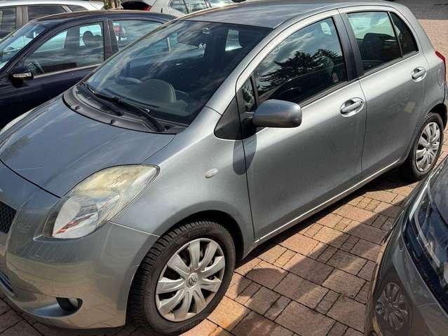 Toyota Yaris Yaris II 2005 5p 1.3 Sol m-mt