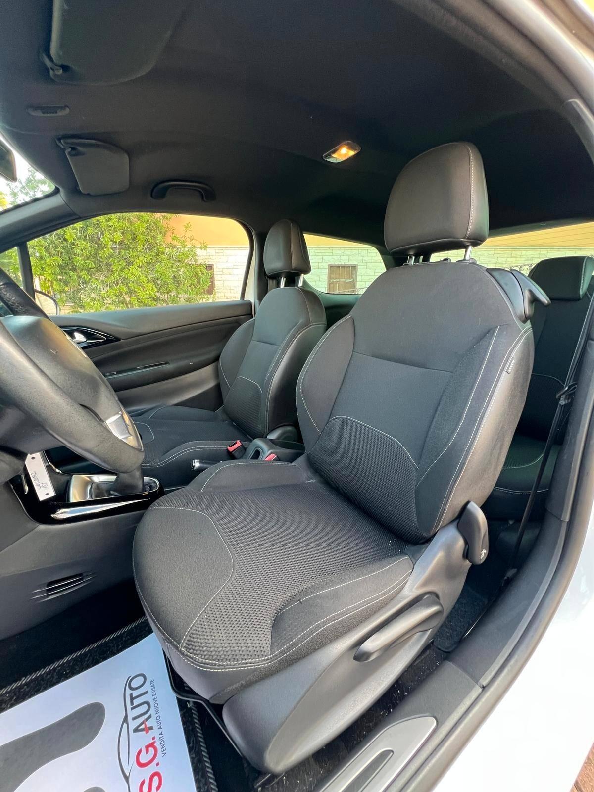 Ds DS3 3 1.2 VTi 82 Just Black
