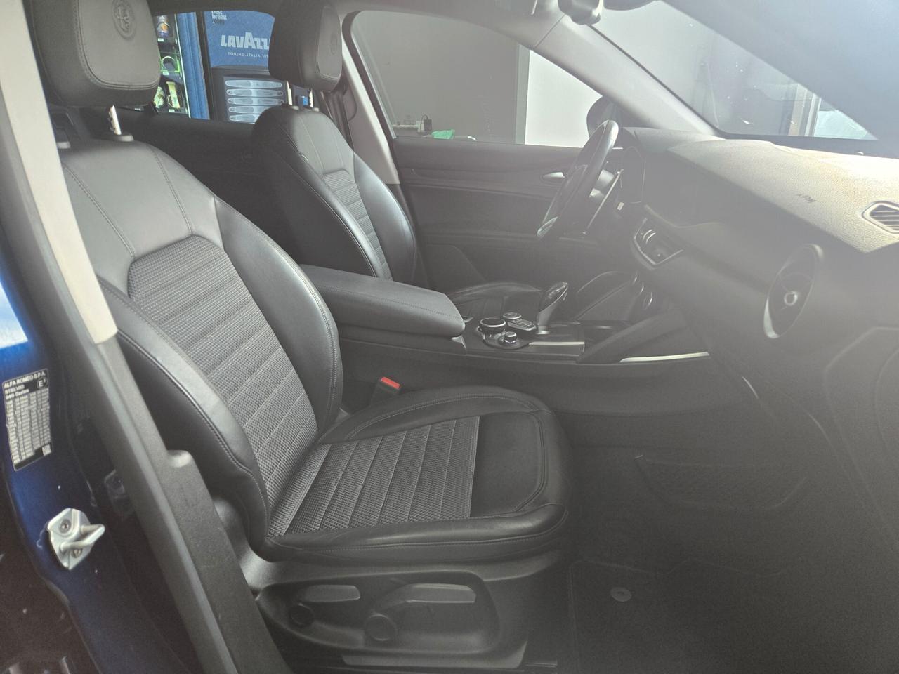 Alfa Romeo Stelvio 2.2 Turbodiesel 180 CV AT8 RWD Business