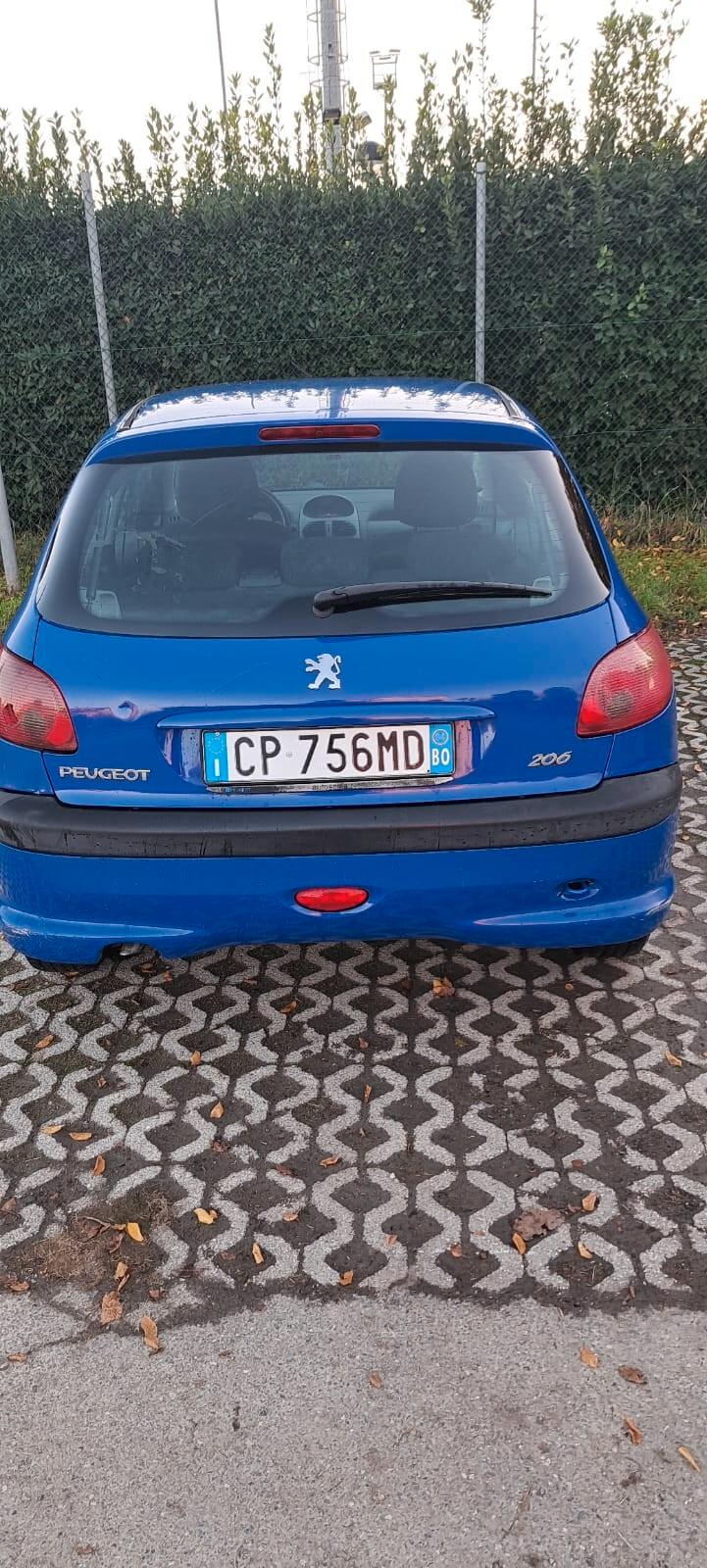 Peugeot 206 1.1 3p. XT