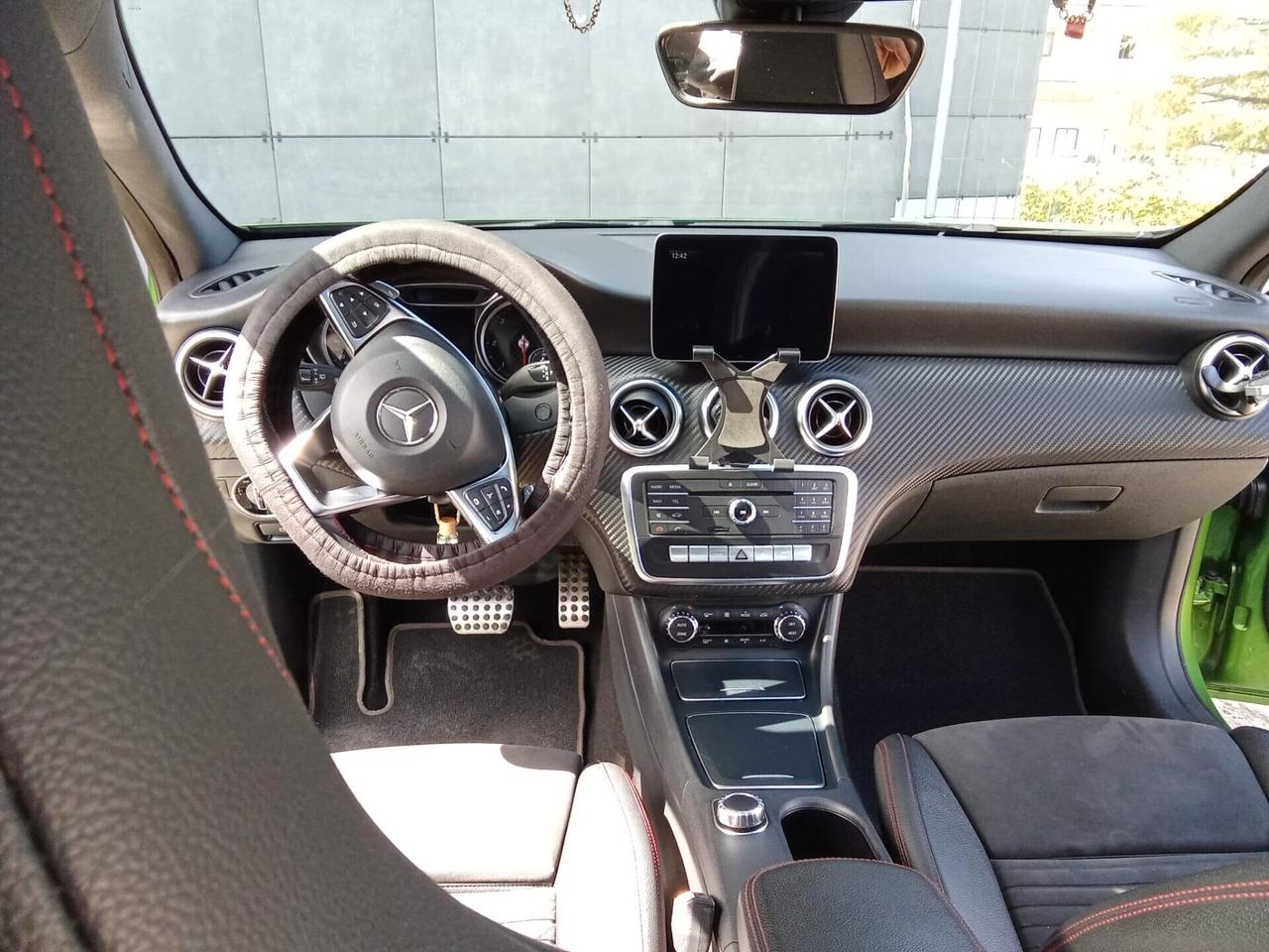 Mercedes-benz A 180 A 180 d AMG Automatic Premium