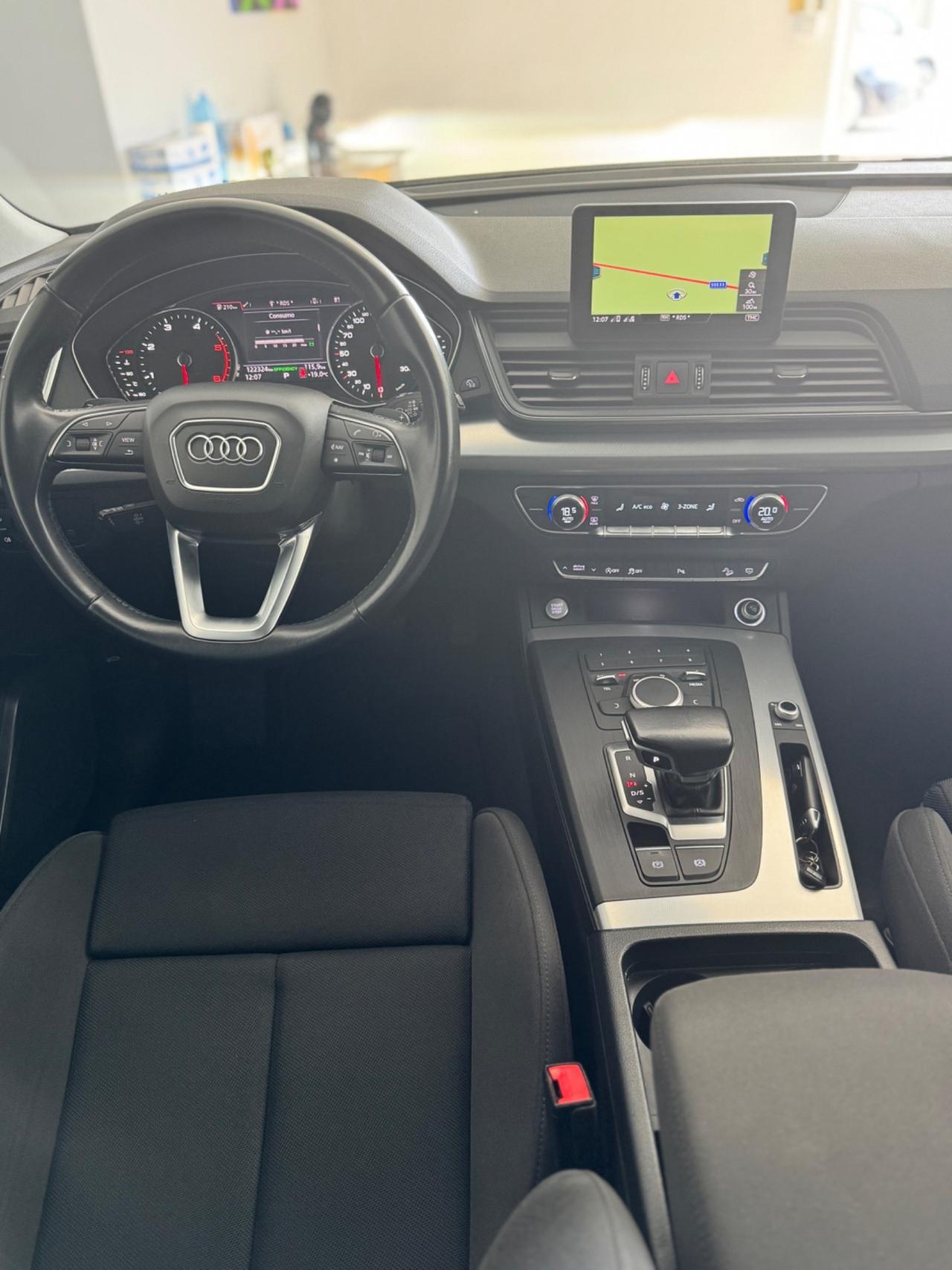 Audi Q5 40 TDI quattro S tronic Business Sport