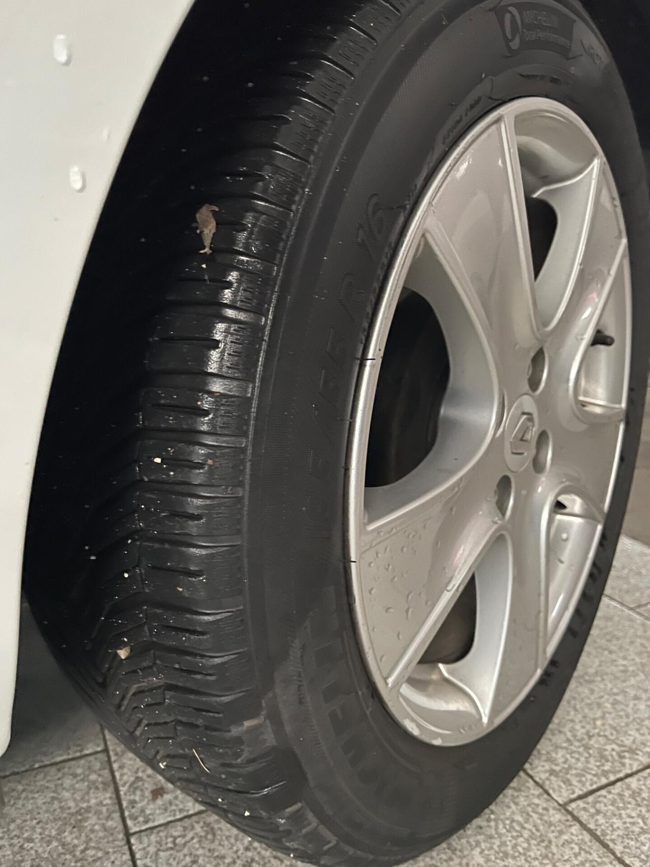 Renault Clio 1.2 75CV 5 porte Wave