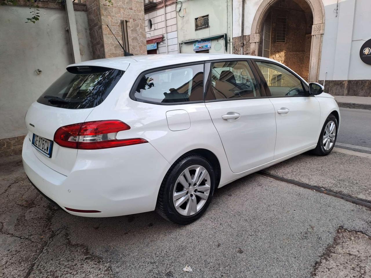 Peugeot 308 BlueHDi 130 EAT8