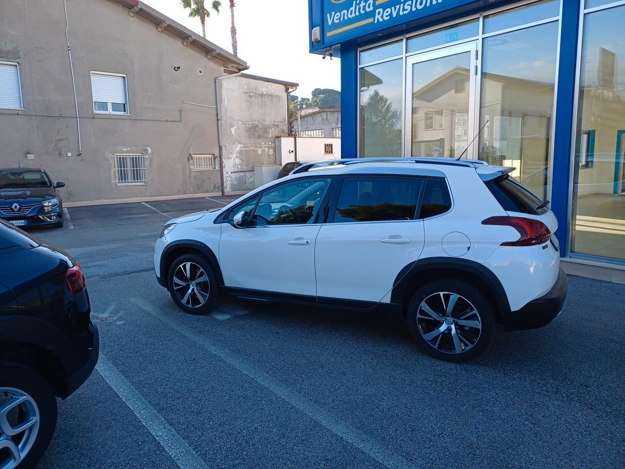 Peugeot 2008 PureTech Turbo 110 EAT6 S&S Black Matt