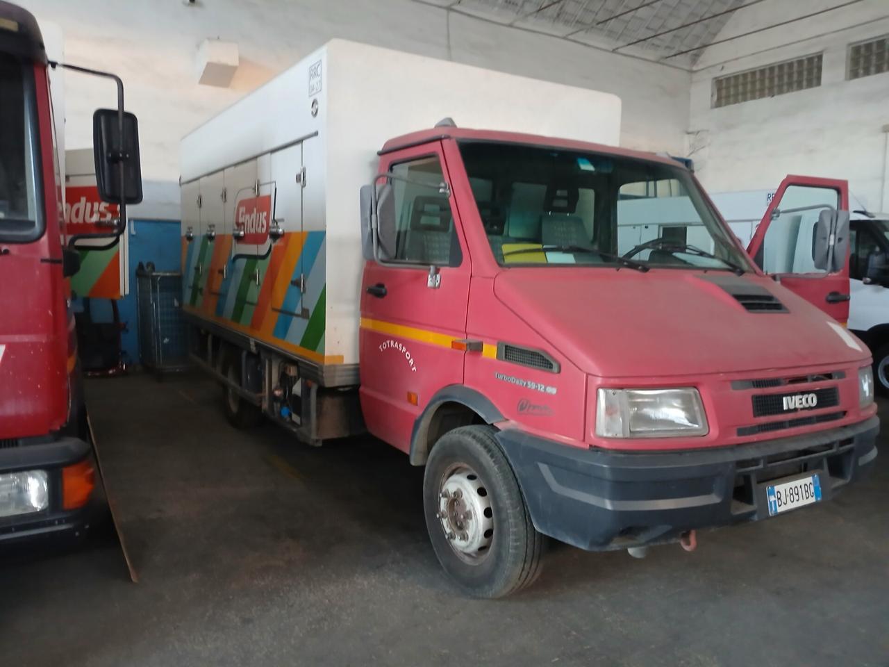 IVECO DAILY 59.12 CON CASSA CONGELATORE