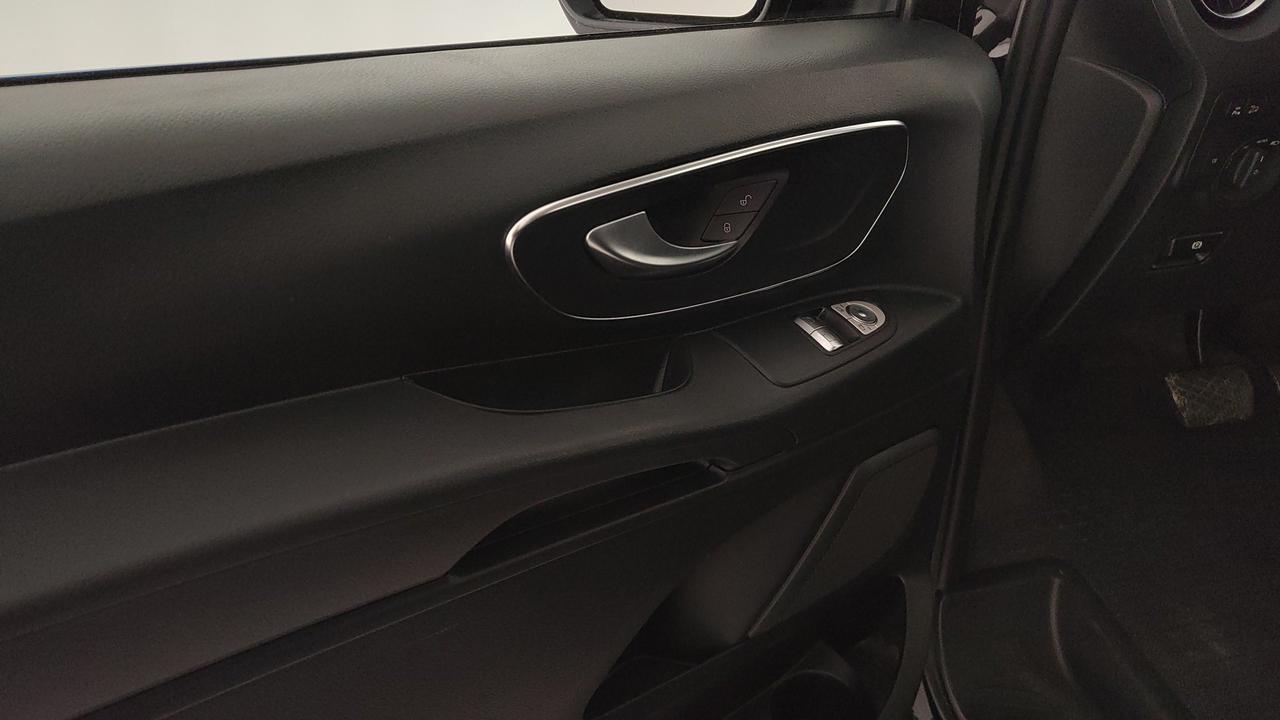 Mercedes-Benz vito 116 cdi extralong 4x4 mixto auto my20