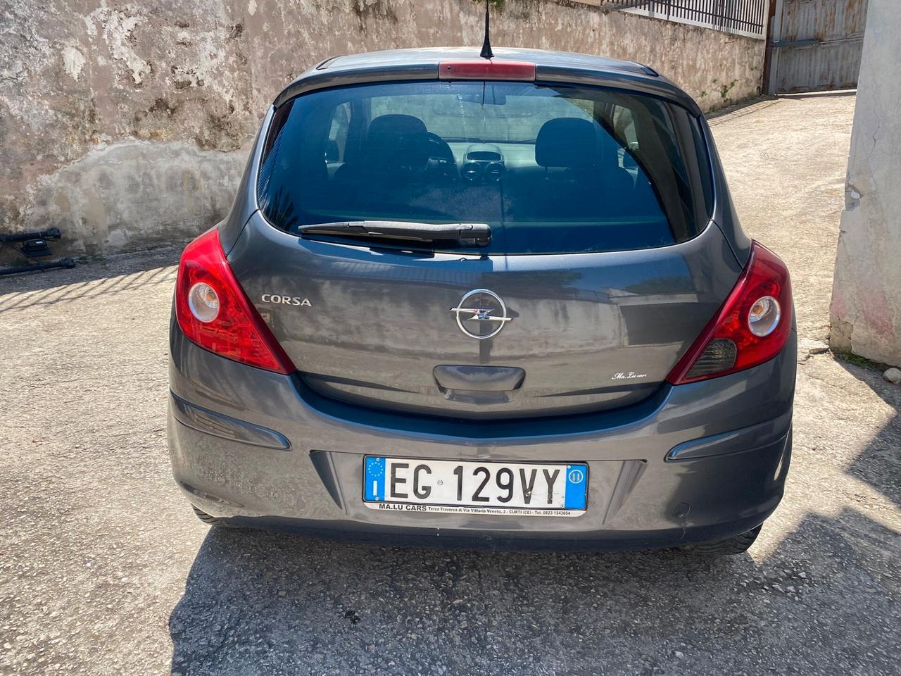 Opel Corsa 1.2cc benzina(PRIVATO)-2011