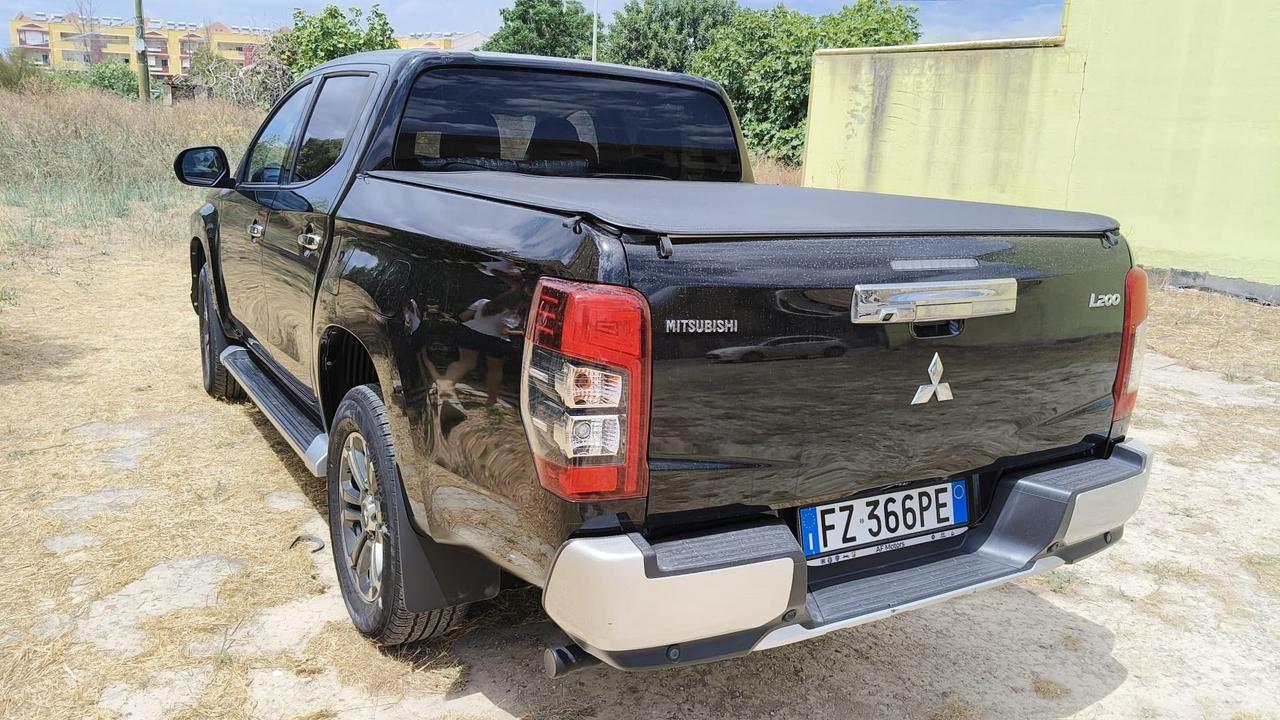 Mitsubishi L200 2.4 DI-D/181CV Double Cab Intense 4x4