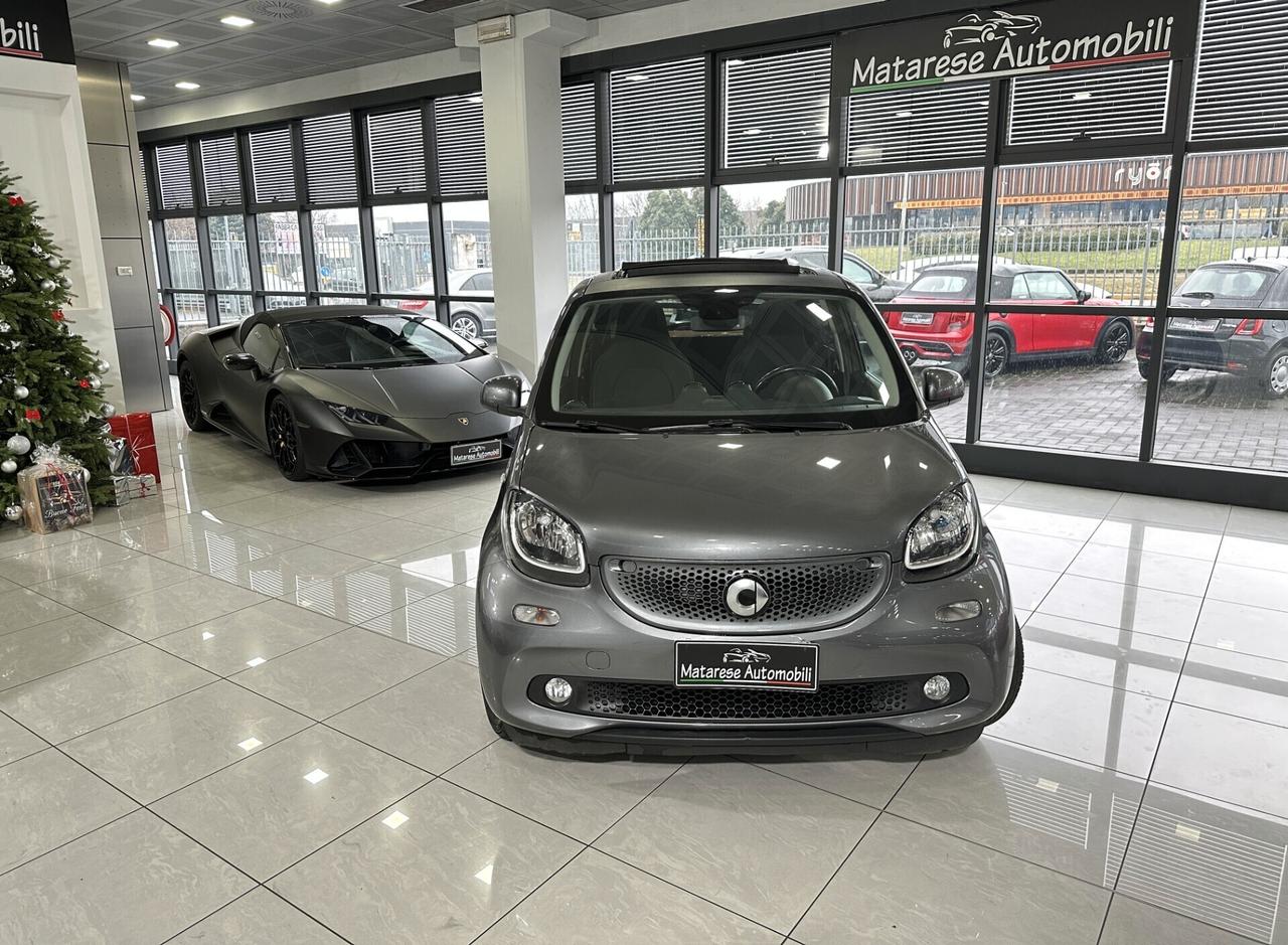 Smart ForFour 0.9cc 90cv Automatica Tetto Sensori Finanziabile