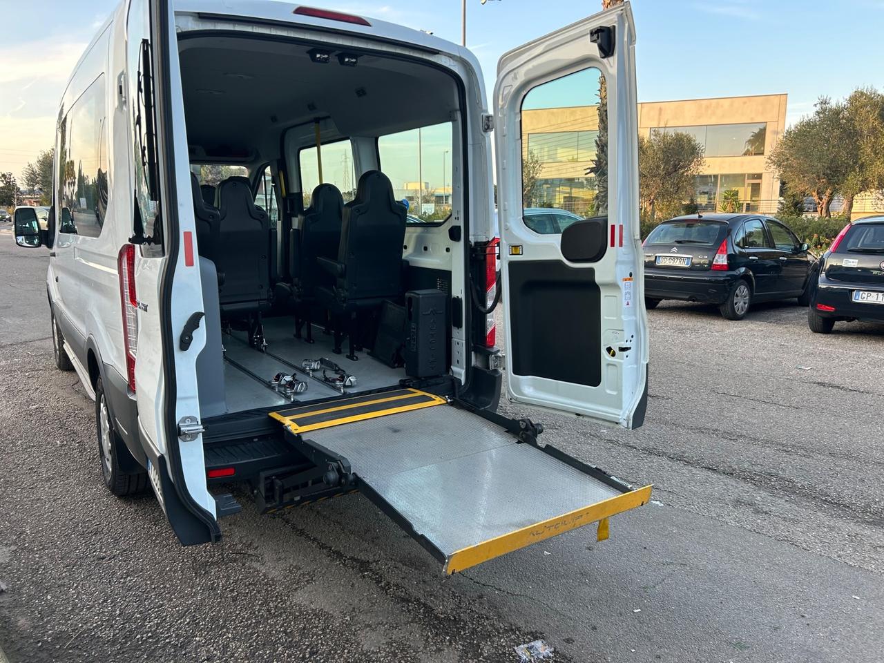 Ford Transit 350 2.0TDCi EcoBlue 130CV 9 posti+pedana disabili