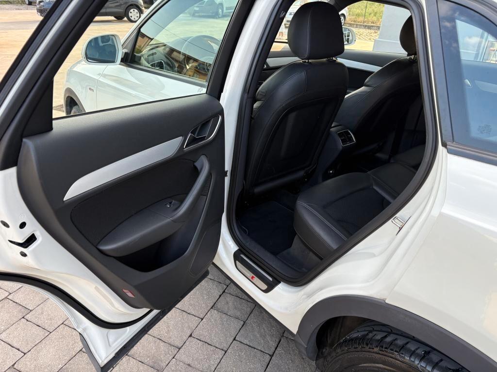 Audi Q3 2.0 TDI 140cv S LINE