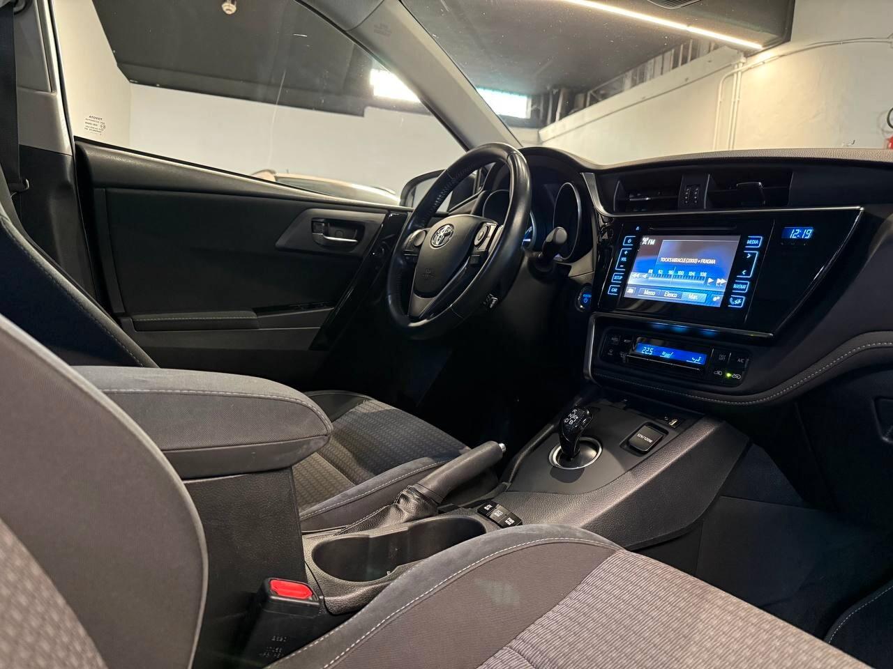 Toyota Auris 1.8 Hybrid Lounge