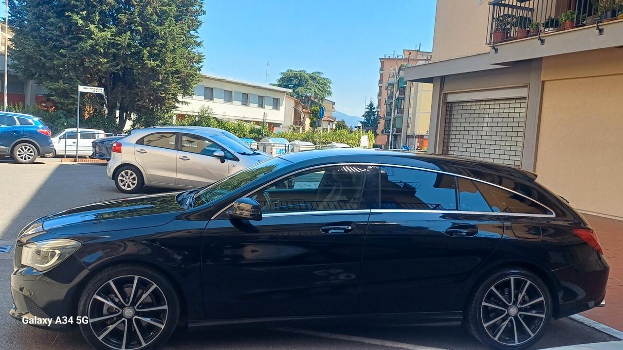 MERCEDES CLA 200 D SW AUTOMATIC PREMIUM DARK NIGHT