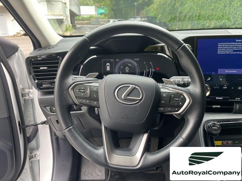 Lexus NX NX Plug-in 4WD Premium + IVA ESPOSTA