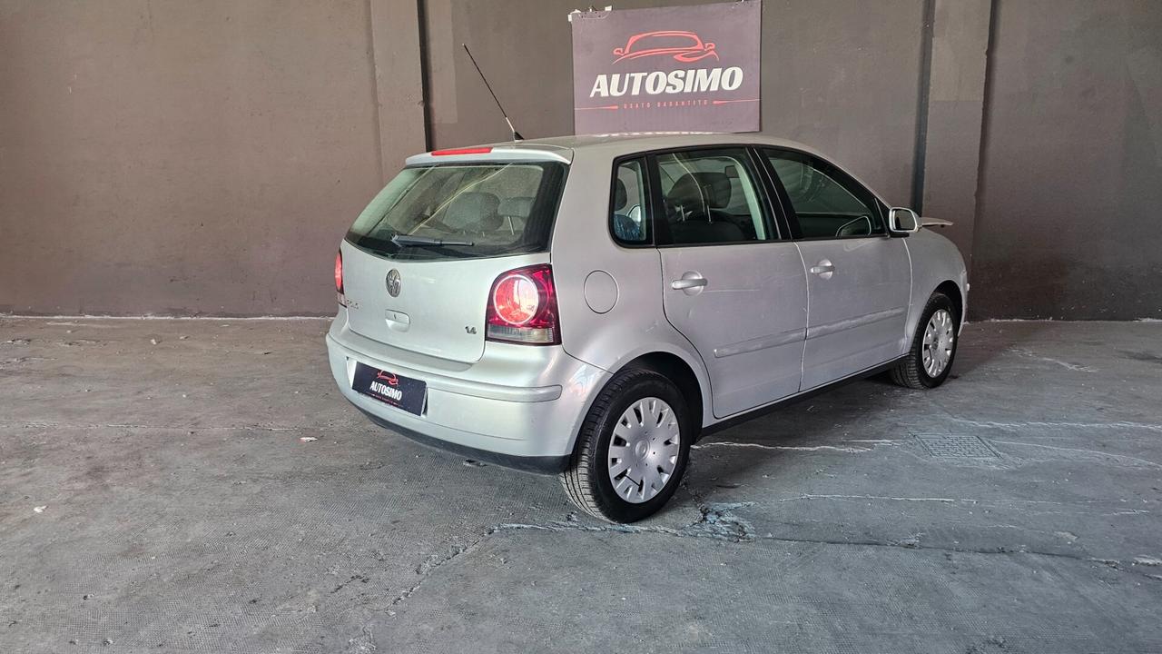 Volkswagen Polo 1.4/75CV 16V 5p. Sportline