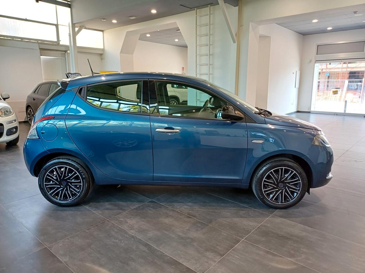 Lancia Ypsilon 1.0 FireFly 5 porte S&S Hybrid Gold