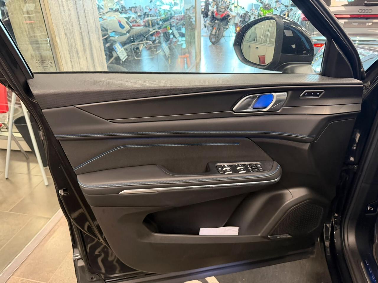 Lynk&co 01 PHEV