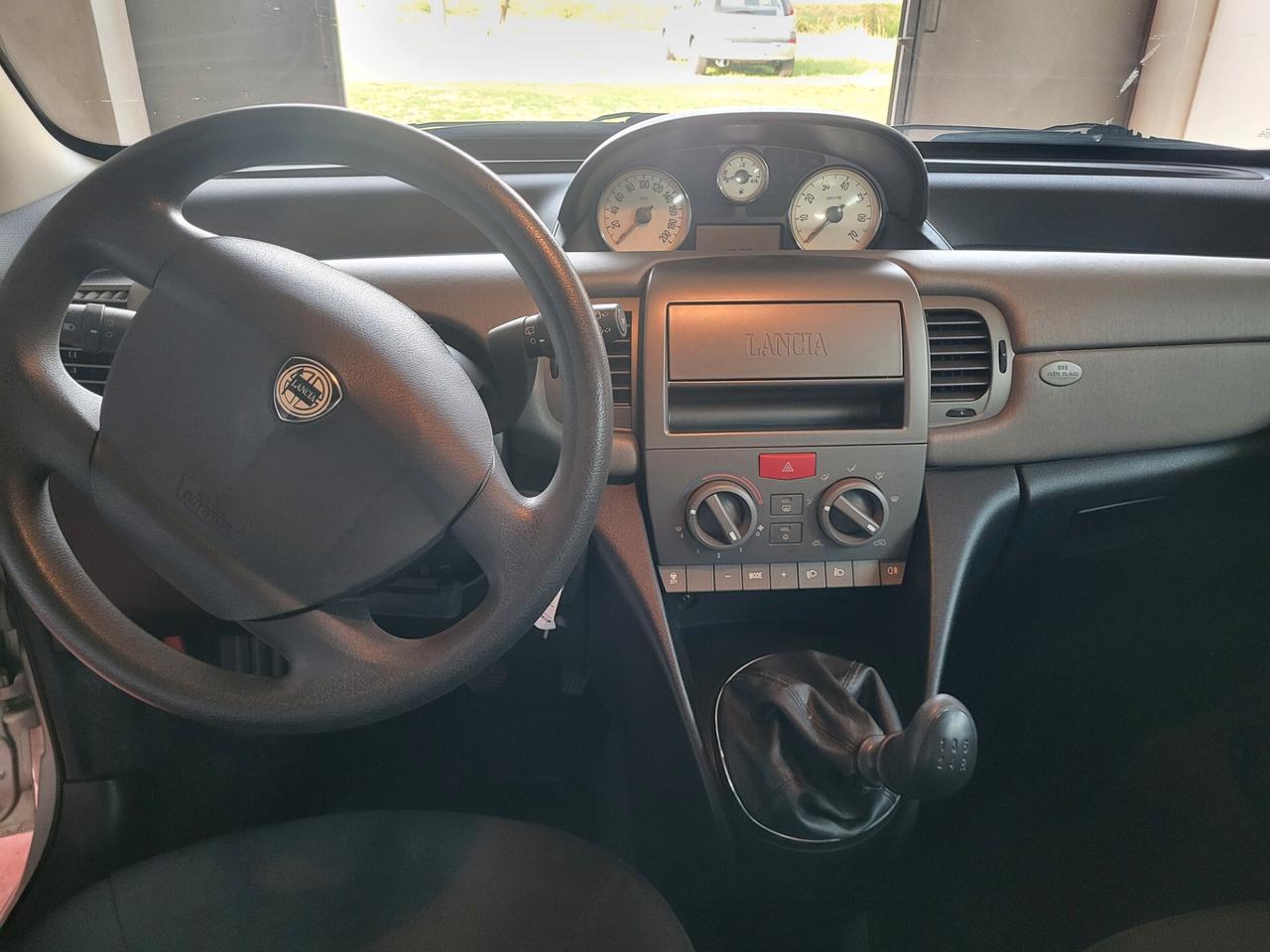 Lancia Ypsilon 1.2 Argento