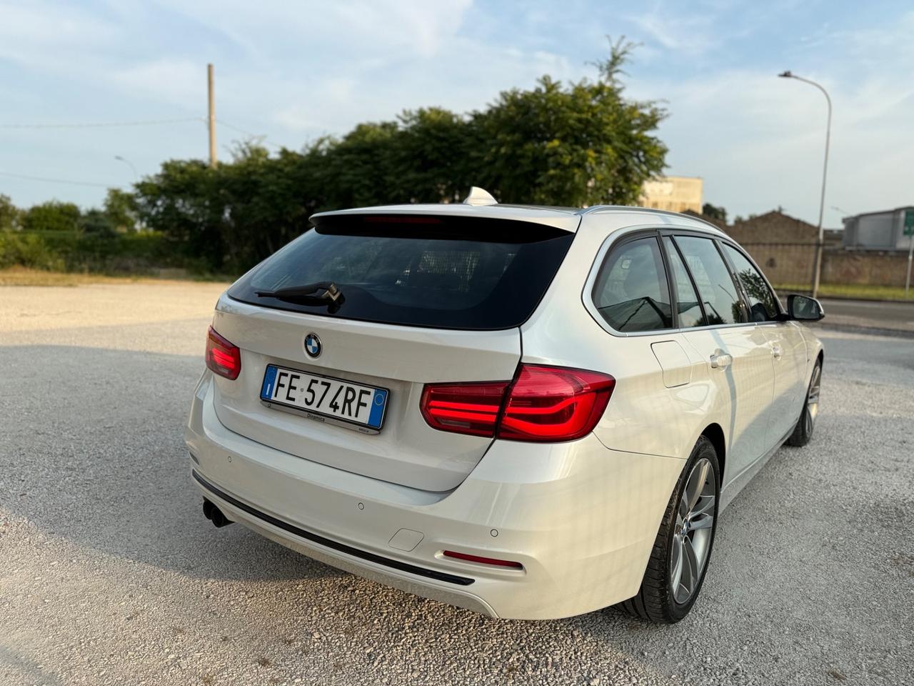 Bmw 320 320d Touring Sport Navi+Led+Pelle