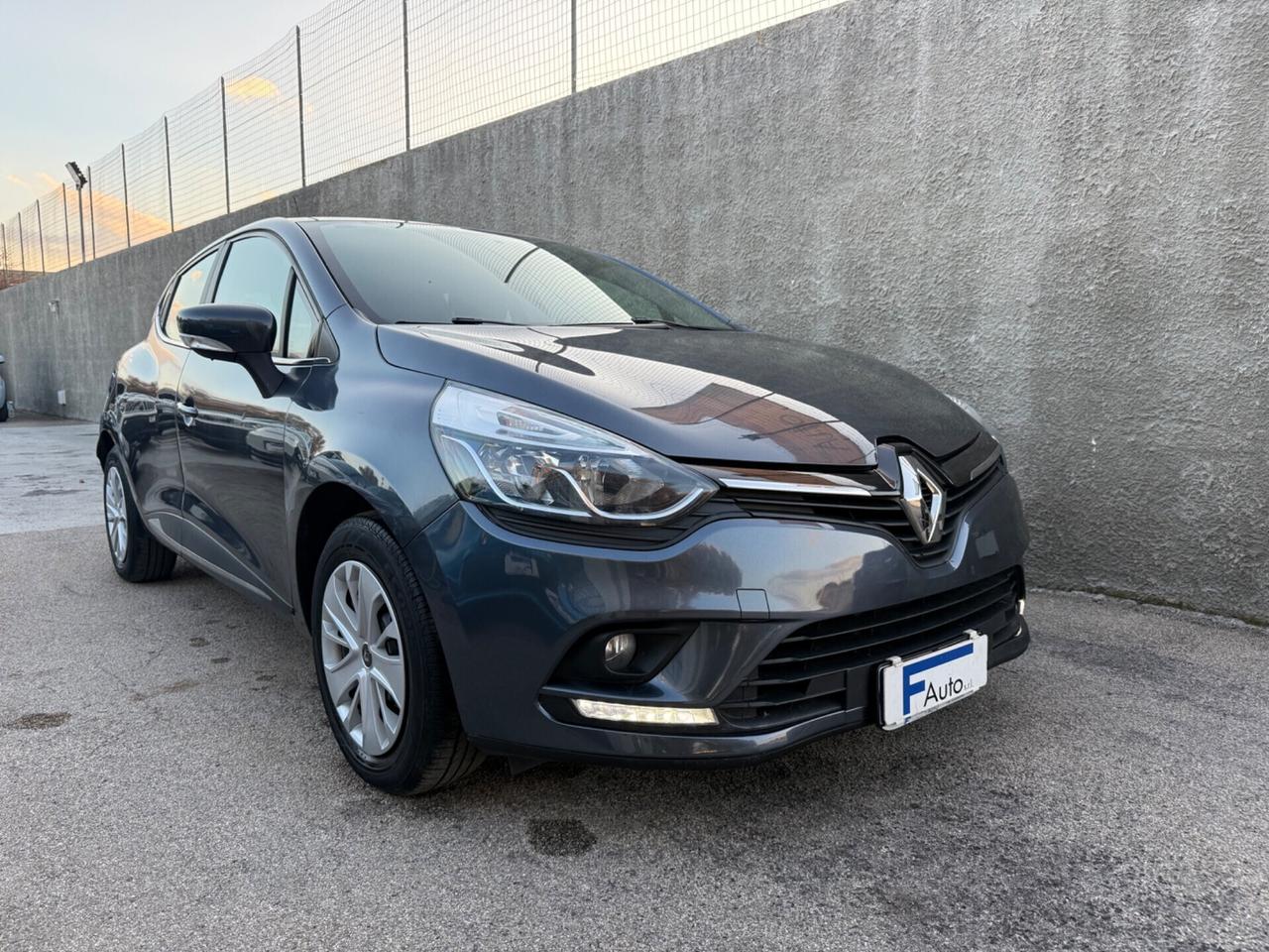 Renault Clio 0.9 TCe 90 CV GPL,Navigatore,Bluetooth,sensori dí parcheggio,ecc.