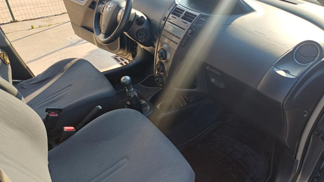 Toyota Yaris 1.4 D-4D DPF 5 porte Sol