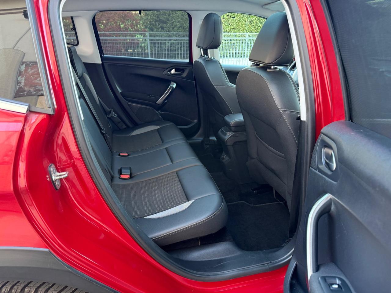 Peugeot 2008 BlueHDi 100 Allure