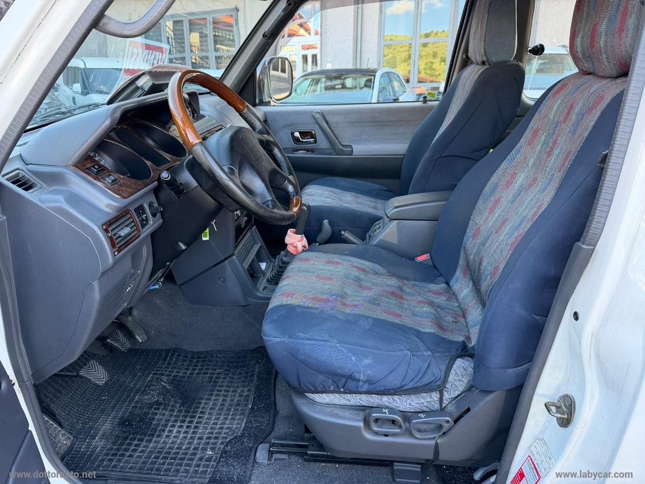 MITSUBISHI Pajero 2.5 TDI MT SS GLS Target