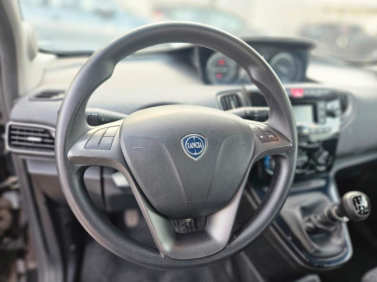 Lancia Ypsilon 1.0 FireFly 5 porte S&S Hybrid Alberta Ferretti