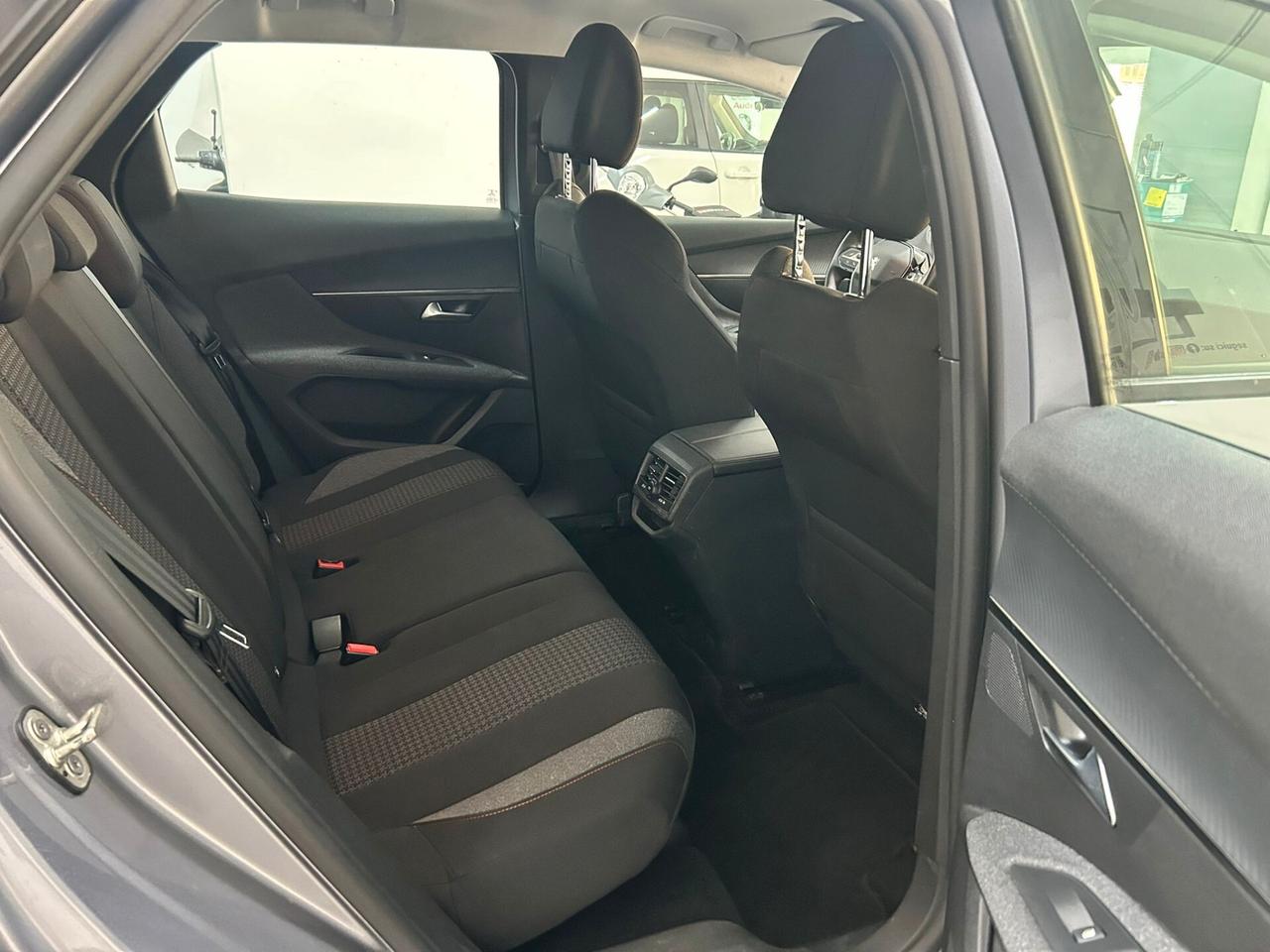 Peugeot 3008 BlueHDi 130 S&S Allure