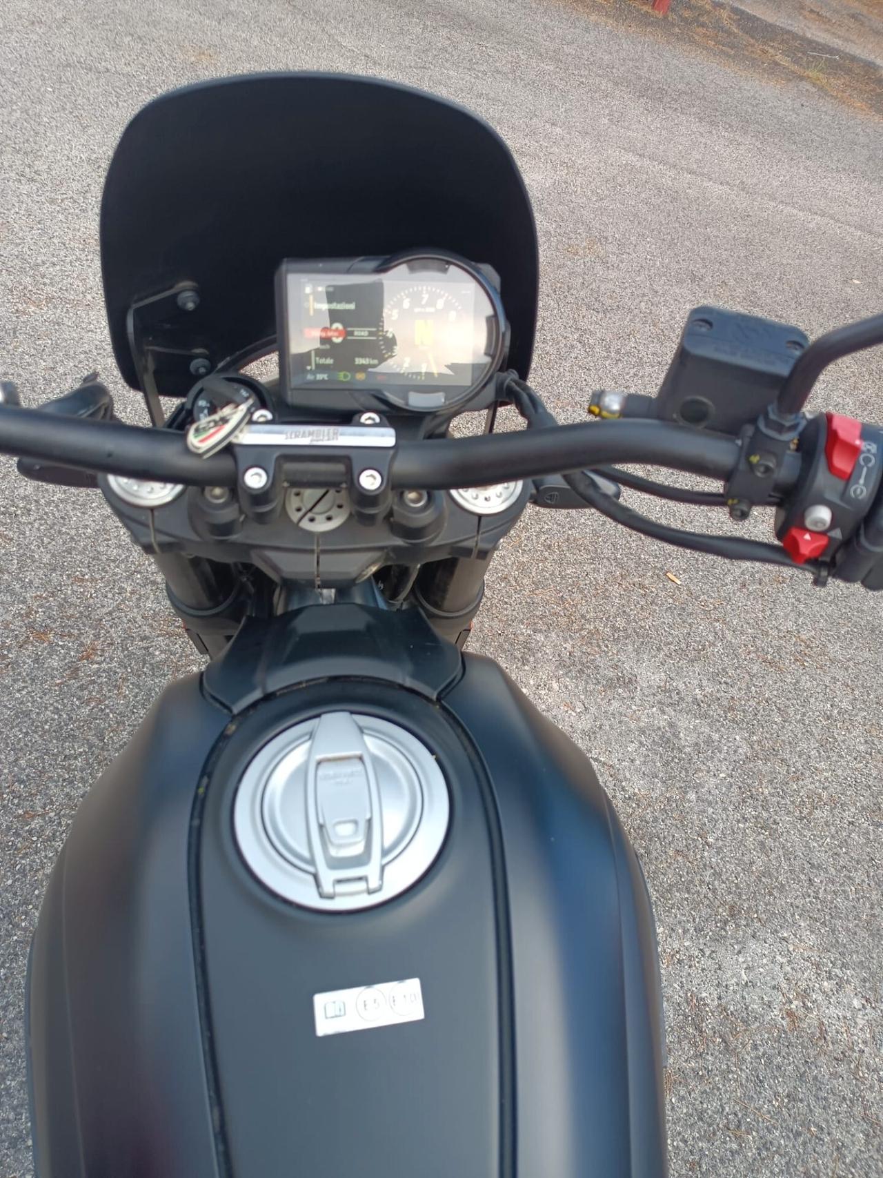 Ducati Scrambler ICON DARK