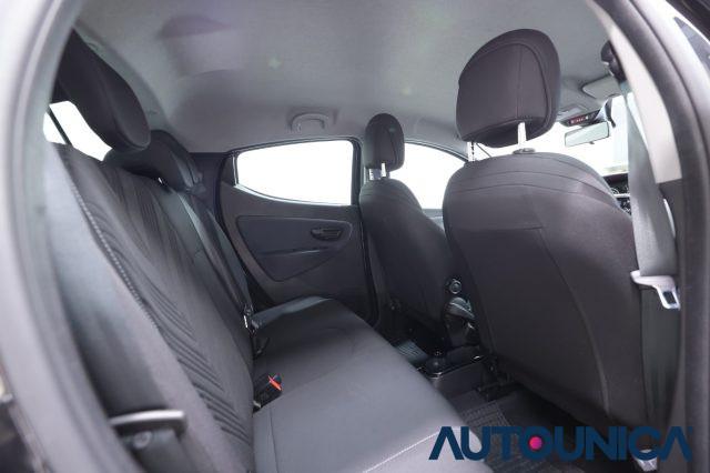 LANCIA Ypsilon 1.0 FIREFLY 5 PORTE S&S HYBRID GOLD FARI LED