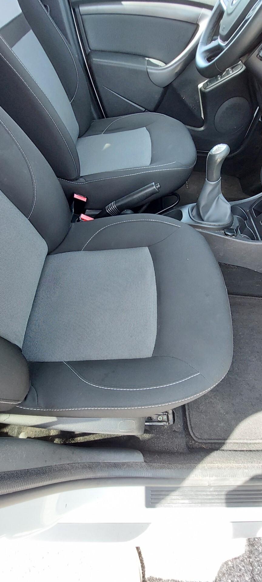 DUSTER 1,6 GPL DI SERIE CASA MADRE NAVIGATORE TELEFONO SENSORI FULL FULL 110 CV