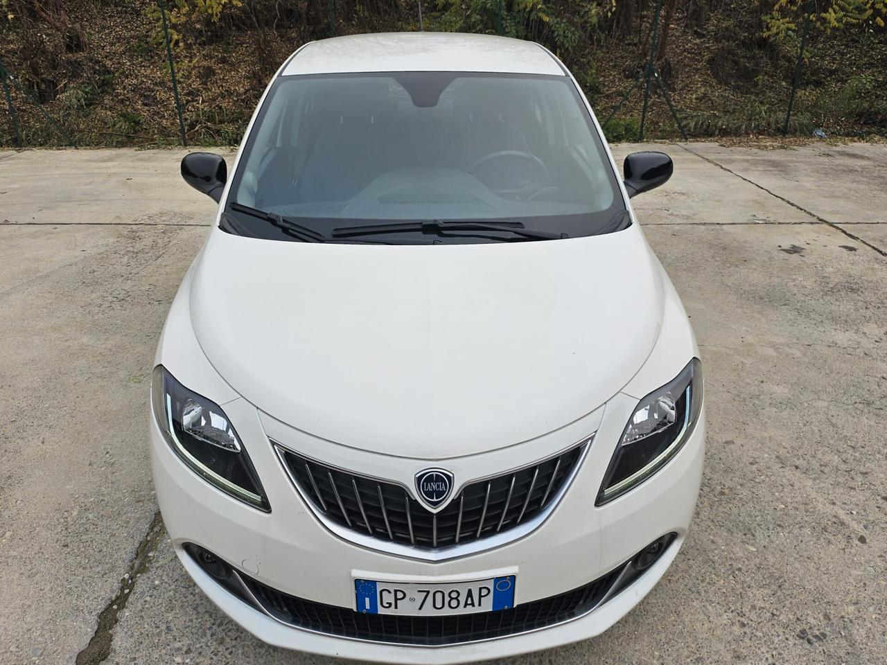 Lancia Ypsilon 1.0 FireFly 5 porte S&S Hybrid Silver