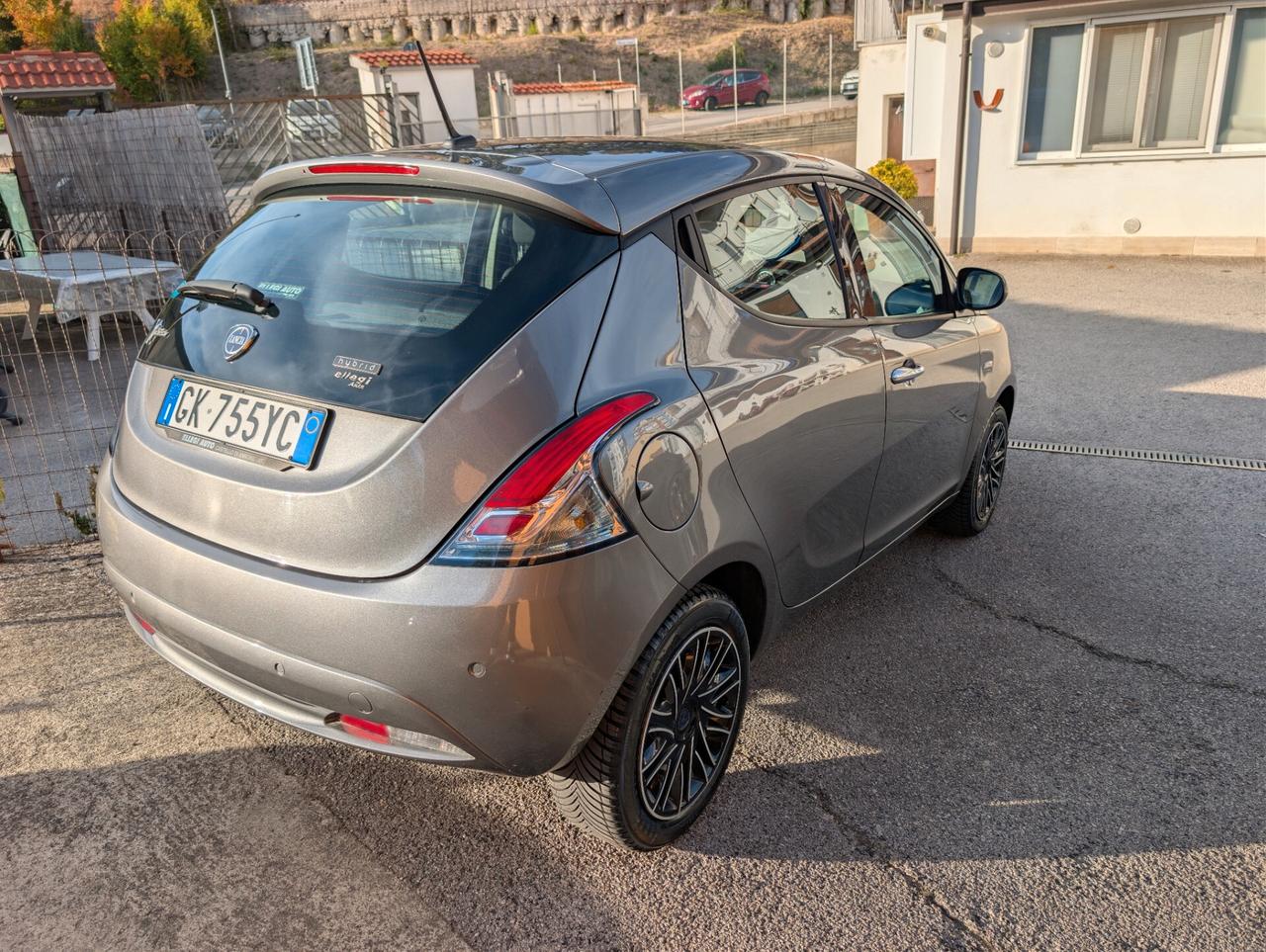 Lancia Ypsilon -NEOPATENTATI-NO BOLLO