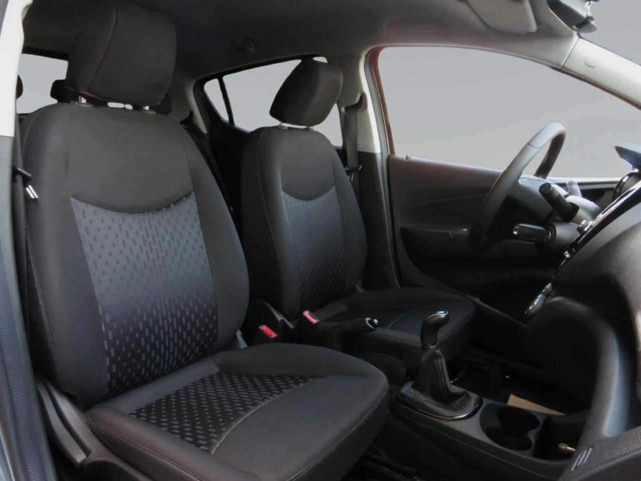 Opel Karl 1.0 Rocks. androId/carplay/sensori