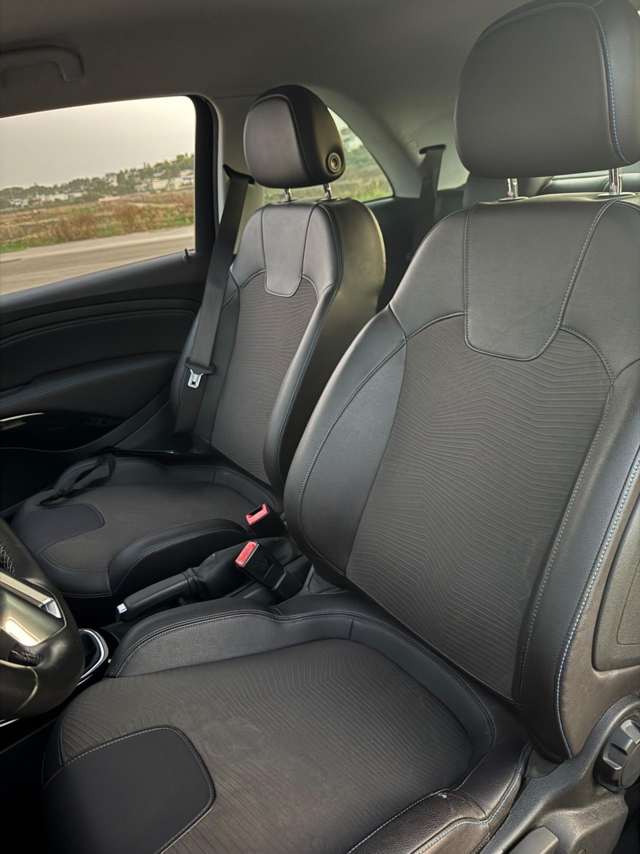 Opel Adam Rocks 1.2 70 CV Air