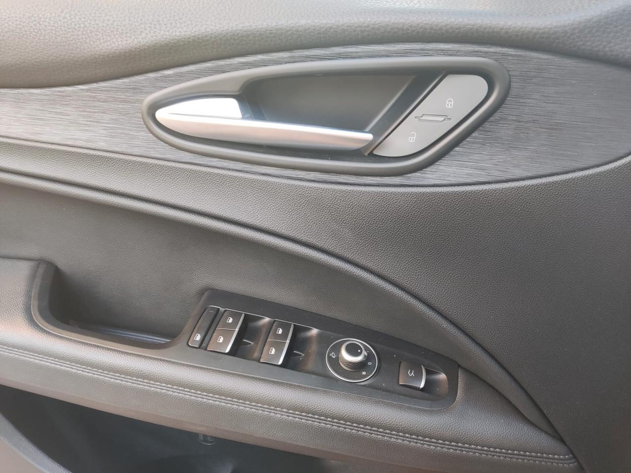 Alfa Romeo Stelvio 2.2 Turbodiesel 160 CV AT8 RWD Business