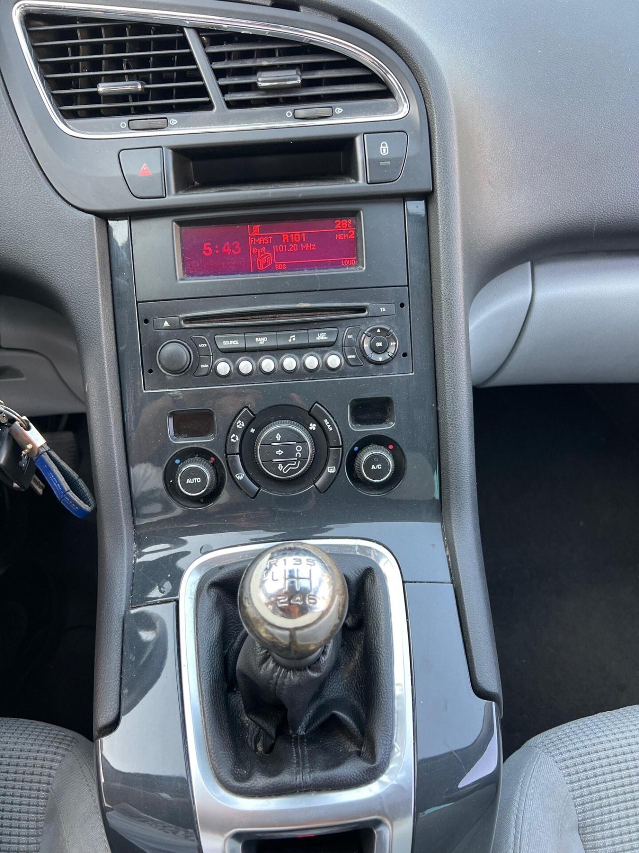 Peugeot 5008 1.6 THP 156CV Allure